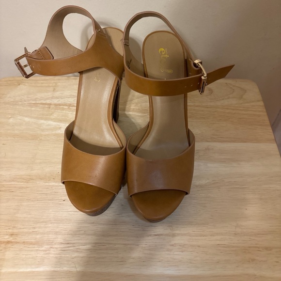 Heels - Picture 1 of 3